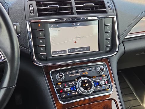 Used 2020 Lincoln Continental Reserve w/ Luxury Package AWD/4WD image 26