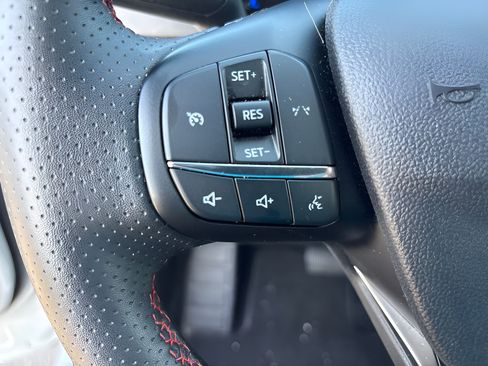 Used 2025 Ford Escape ST-Line Select AWD/4WD image 14