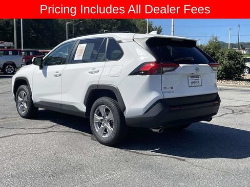 Used 2025 Toyota RAV4 XLE AWD/4WD image 3
