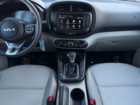 Used 2025 Kia Soul LX w/ LX Technology Package image 25