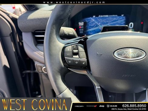 Used 2025 Ford Explorer Platinum w/ LUX Leather Package AWD/4WD image 27