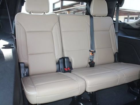 Used 2023 Chevrolet Tahoe Premier AWD/4WD image 20