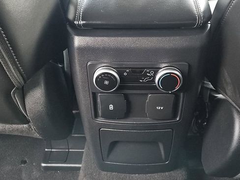Used 2024 Ford Explorer XLT w/ Equipment Group 202A RWD image 36