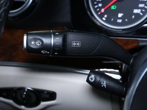Used 2019 Mercedes-Benz E 300 4MATIC image 25