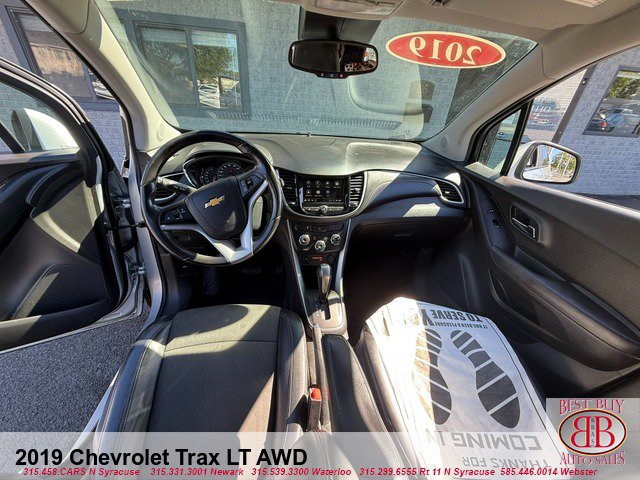 Used 2019 Chevrolet Trax LT w/ LT Convenience Package AWD/4WD image 14
