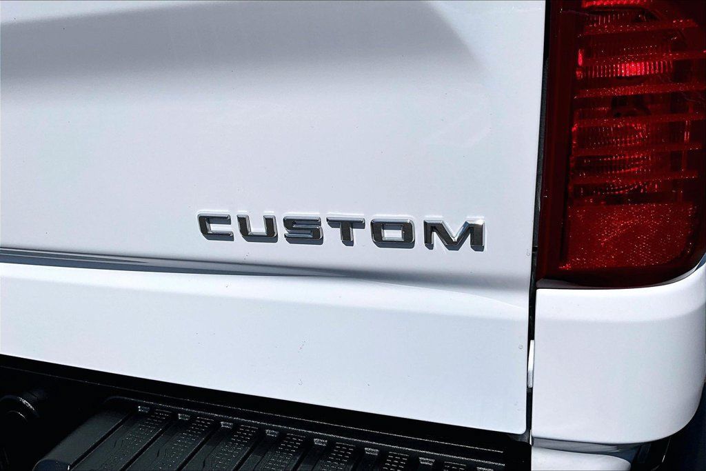 Used 2023 Chevrolet Silverado 1500 Custom RWD image 28
