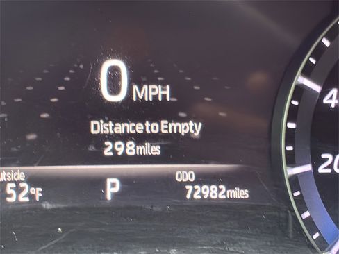 Used 2020 Toyota Highlander XLE image 33