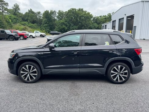 Used 2022 Volkswagen Taos SE FWD image 8