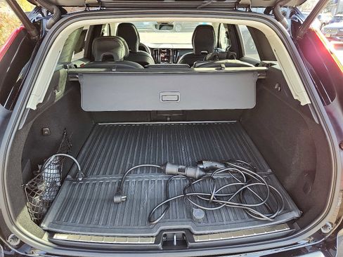 Certified 2024 Volvo XC60 T8 Ultimate w/ Protection Package Premier image 47