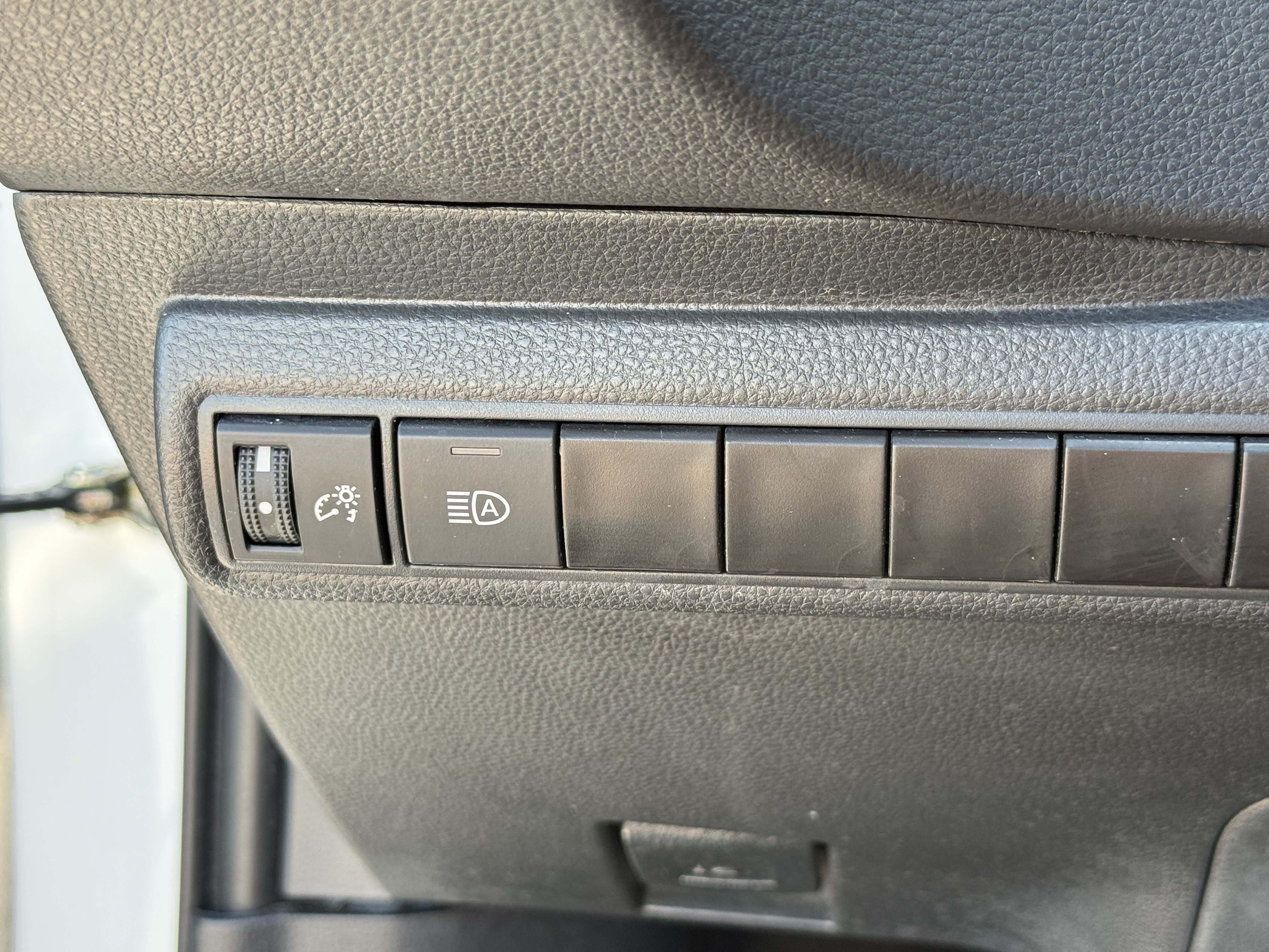 Used 2024 Toyota Corolla LE FWD image 24