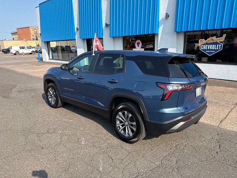 Used 2026 Chevrolet Equinox LT AWD/4WD image 16