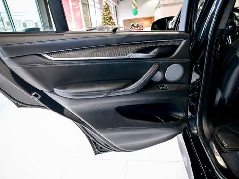 Used 2017 BMW X5 M image 21