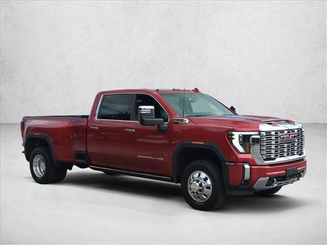 Used 2024 GMC Sierra 3500 Denali w/ Denali Reserve Package AWD/4WD image 4