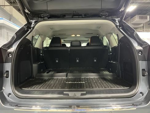 Used 2020 Toyota Highlander Limited AWD/4WD image 36