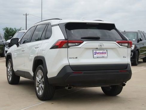 Used 2023 Toyota RAV4 XLE Premium FWD image 7