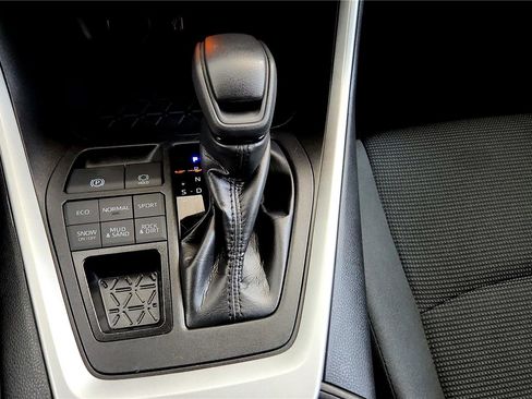 Used 2024 Toyota RAV4 LE image 28