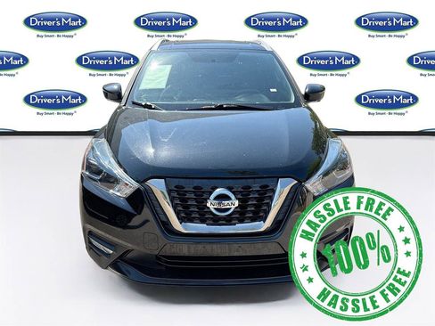 Used 2018 Nissan Kicks SR image 2