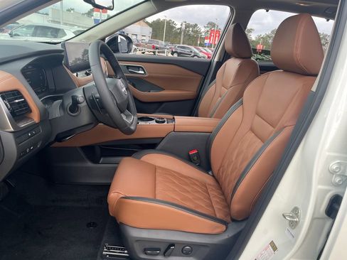 New 2026 Nissan Rogue Platinum image 9