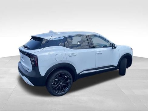 New 2025 Nissan Kicks SR image 9