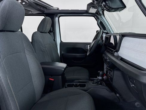 Used 2024 Jeep Wrangler Willys image 6