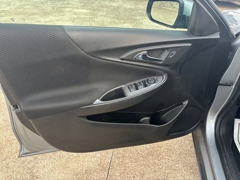 Used 2024 Chevrolet Malibu LT image 11