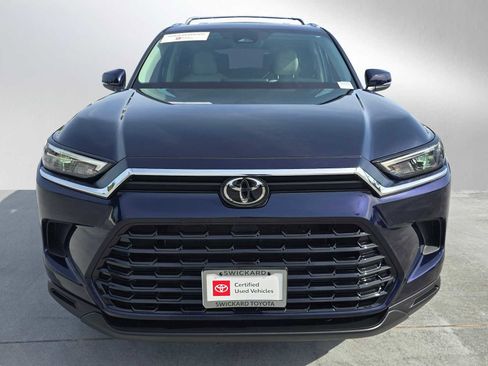 Used 2024 Toyota Grand Highlander AWD image 8