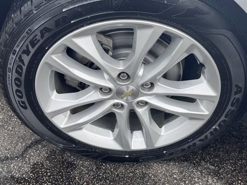 Used 2018 Chevrolet Malibu LT image 10