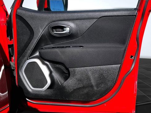 Used 2021 Jeep Renegade Latitude w/ Convenience Group image 29