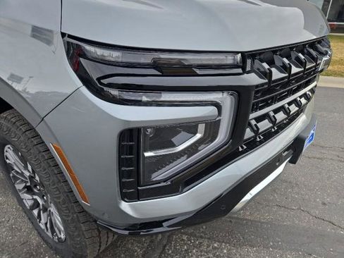 Used 2025 Chevrolet Suburban Z71 w/ Comfort Package image 37