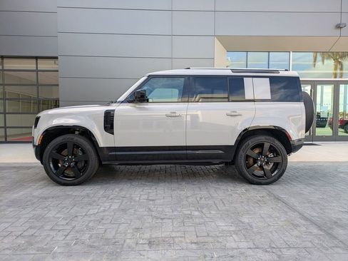 New 2026 Land Rover Defender 110 X-Dynamic SE AWD/4WD image 8