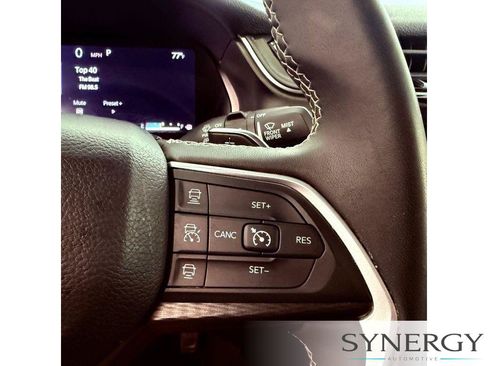 Used 2023 Jeep Grand Cherokee L Laredo RWD image 16