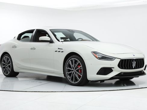 Certified 2023 Maserati Ghibli Modena RWD image 7