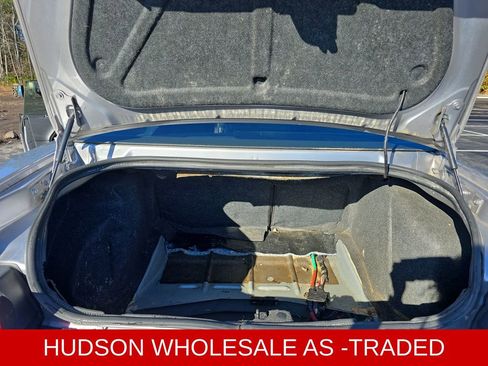 Used 2014 Dodge Challenger SXT image 12