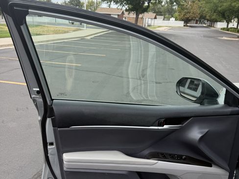 Used 2021 Toyota Camry SE FWD image 18