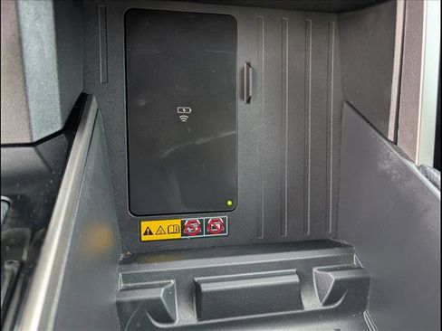 Used 2025 Toyota Tundra Limited image 15