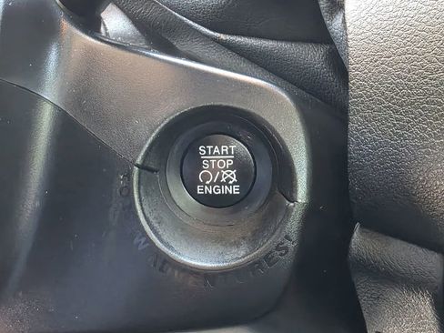 Used 2019 Jeep Renegade Altitude w/ Quick Order Package 2XM FWD image 22