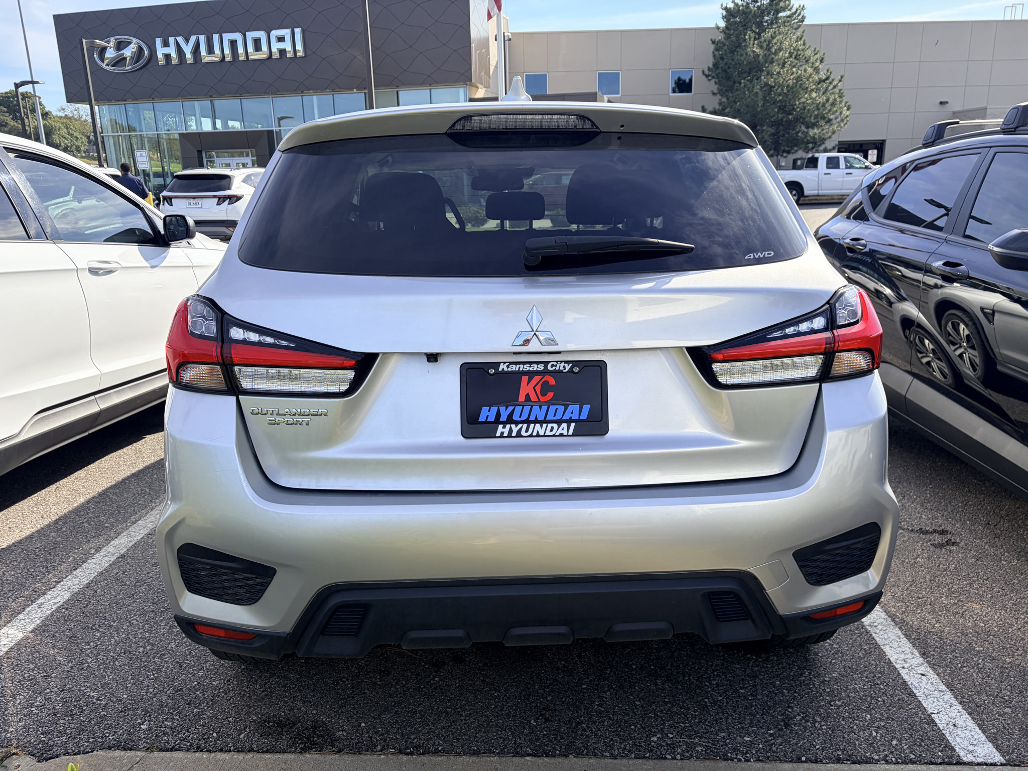 Used 2024 Mitsubishi Outlander Sport ES AWD/4WD image 4