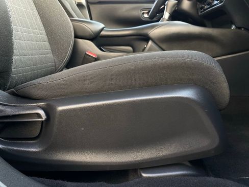 Certified 2023 Honda HR-V LX image 29