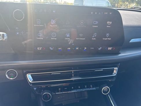 Certified 2025 Chevrolet Traverse LT image 22