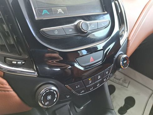 Used 2018 Chevrolet Cruze LT w/ Leather Package image 12