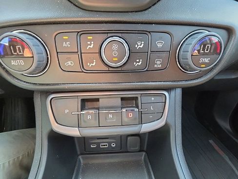 Used 2023 GMC Terrain AT4 image 16