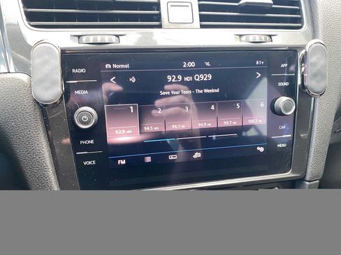 Used 2017 Volkswagen e-Golf SE FWD image 18