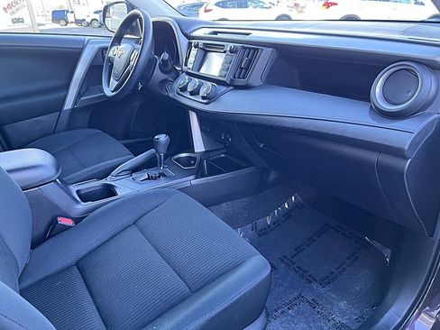 Used 2018 Toyota RAV4 LE image 15
