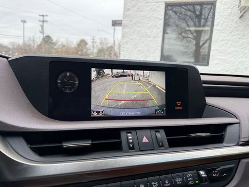 Used 2019 Lexus ES 350 Luxury image 10