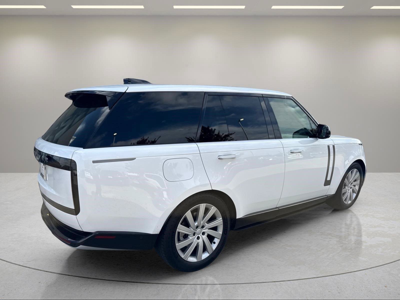 Used 2024 Land Rover Range Rover SE AWD/4WD image 15