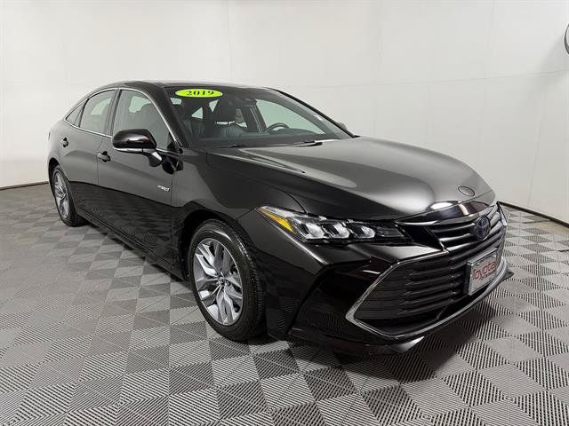 Used 2019 Toyota Avalon XLE w/ Moonroof Package FWD image 3