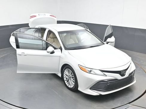 Used 2018 Toyota Camry XLE FWD image 49