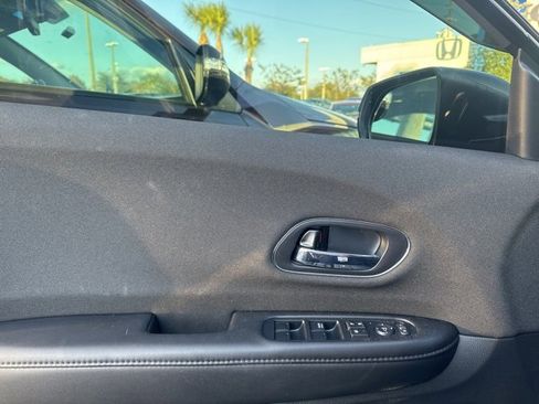 Certified 2022 Honda HR-V EX image 11