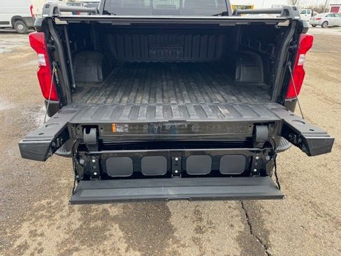 Used 2022 Chevrolet Silverado 1500 High Country w/ Technology Package image 29