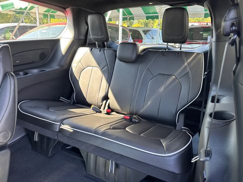 New 2026 Chrysler Pacifica Limited w/ S Appearance Package image 6